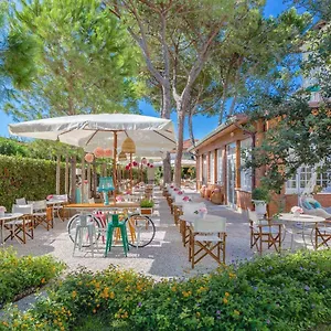 https://la-pineta-al-mare.it-tuscanyhotel.com