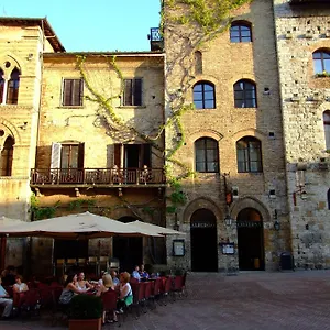 https://la-cisterna.it-tuscanyhotel.com
