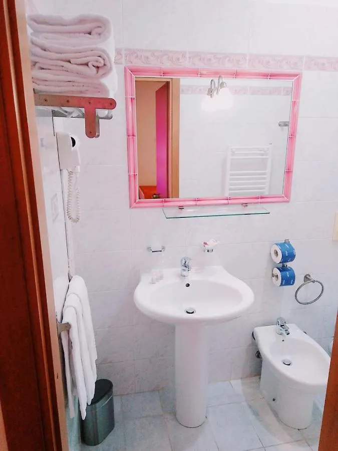רומא Hotel Fenicia