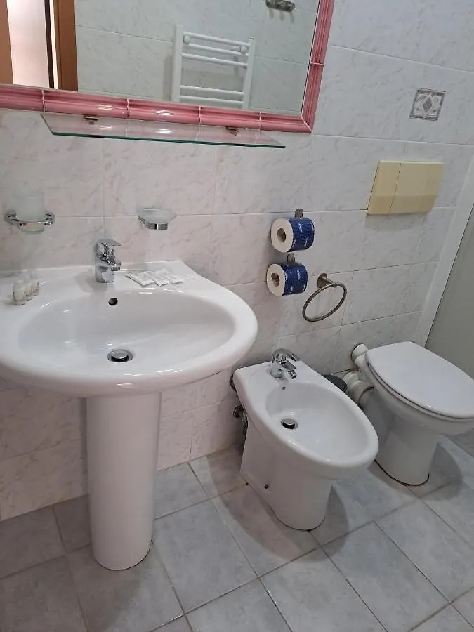 **  רומא Hotel Fenicia איטליה