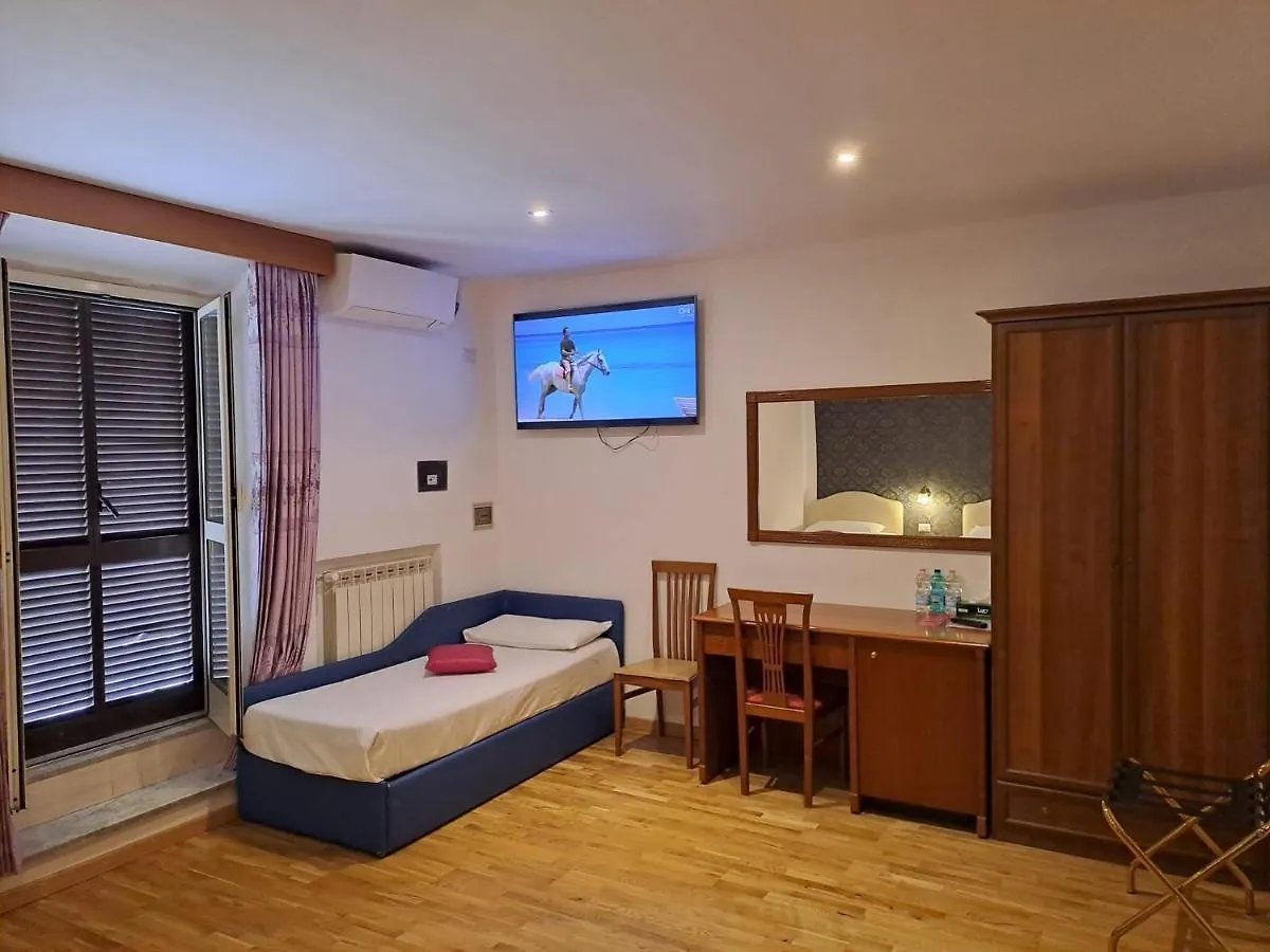 רומא Hotel Fenicia