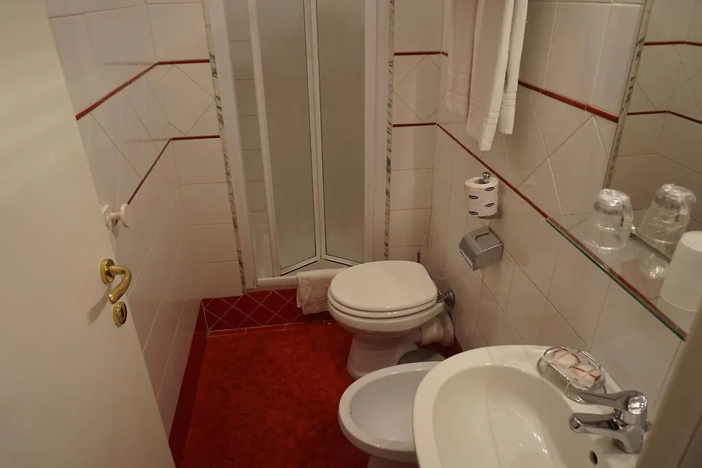 **  רומא Hotel Fenicia איטליה