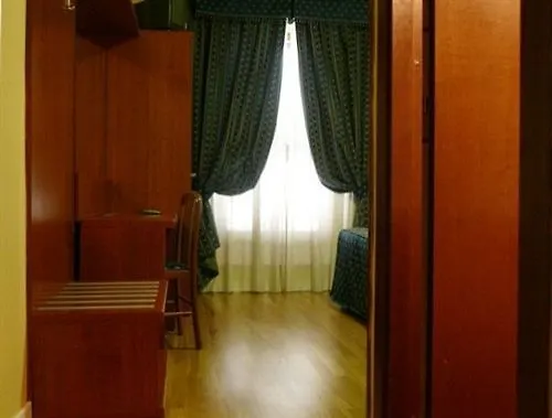 רומא Hotel Fenicia