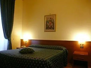 רומא Hotel Fenicia