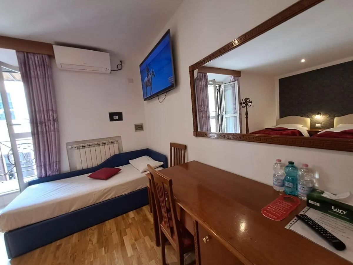 Hotel Fenicia Řím 2*,  Itálie